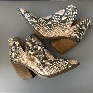 Dolce Vida booties size 9.5